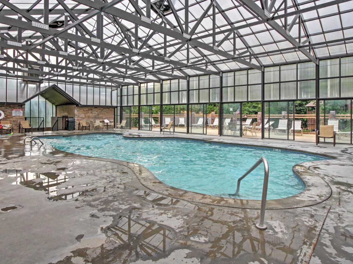 Idyllic Cabin With Hot Tub Less Than 2 Mi To Dollywood! セバービル エクステリア 写真
