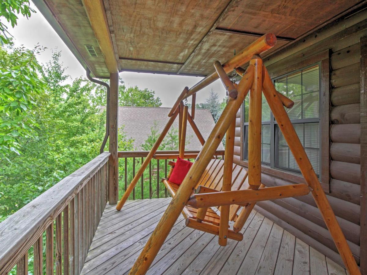 Idyllic Cabin With Hot Tub Less Than 2 Mi To Dollywood! セバービル エクステリア 写真